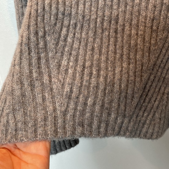 Banana Republic, PLUME OFF-SHOULDER SWEATER TOP , gray, size Sm EUC - Picture 5 of 8